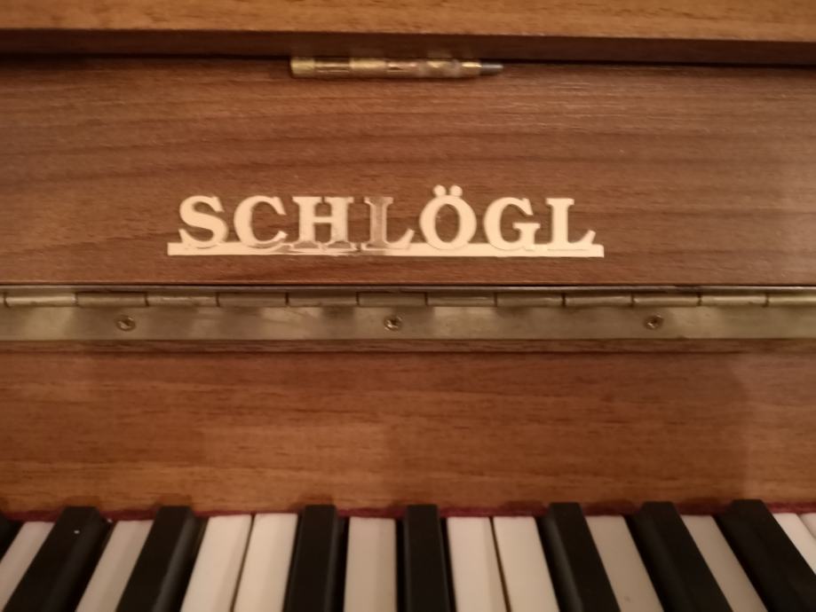 Pianino Schlogl / servisiran / uglašen / dostava