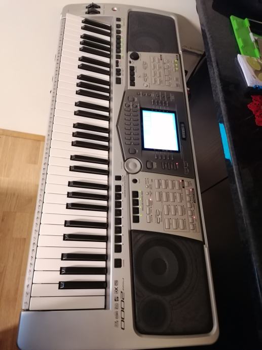 Profesionalna klaviatura yamaha psr 2000