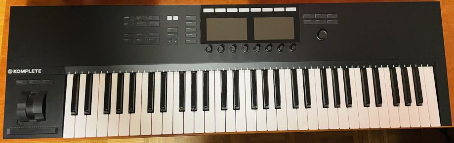 Pro studijska klaviatura - Native Instruments Komplete Kontrol S61 MK2