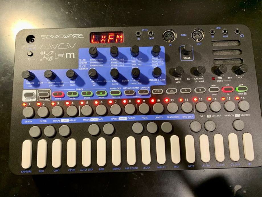 Sonicware XFM FM synthesizer/groovebox