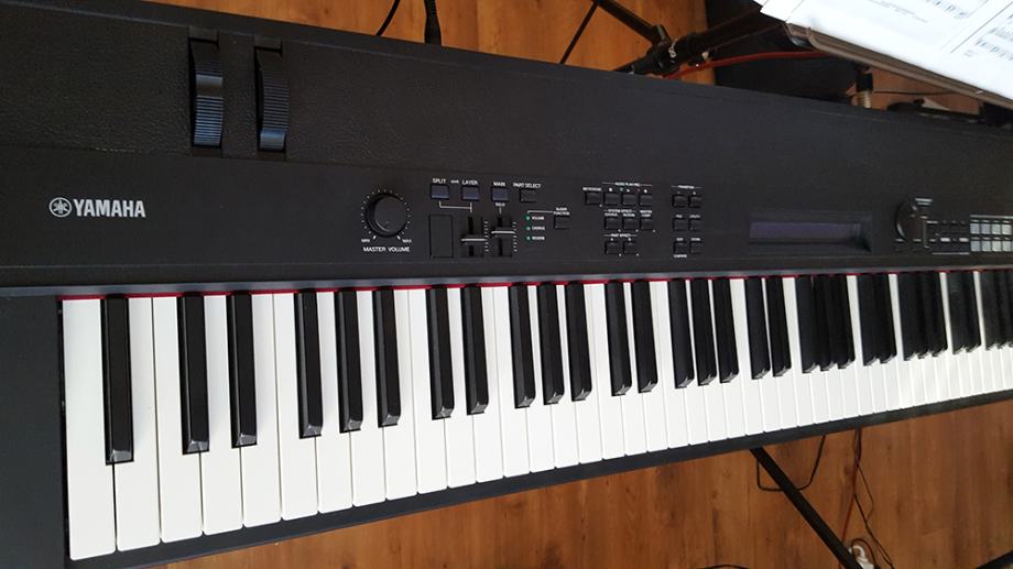 Yamaha CP40 stage piano