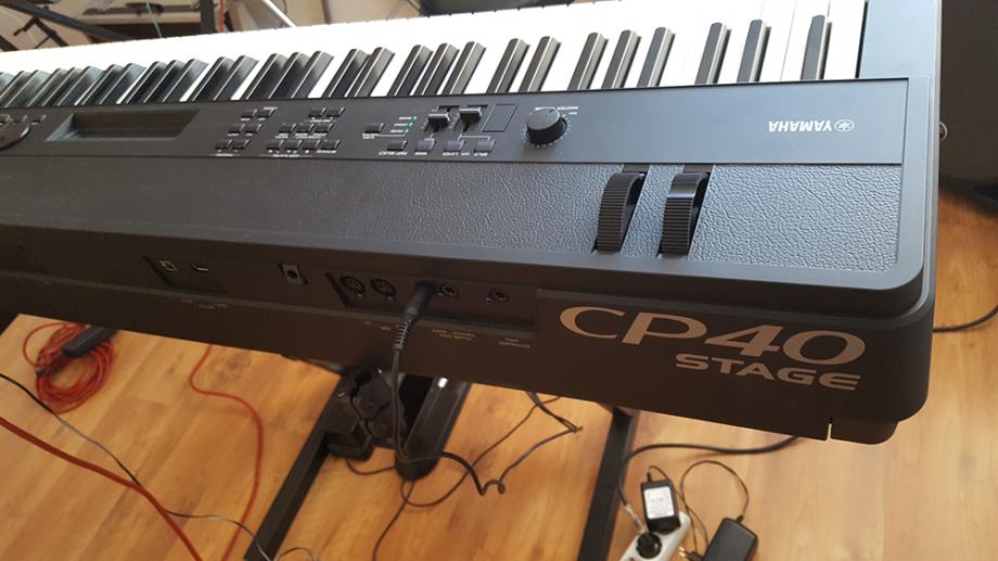 Yamaha CP40 stage piano