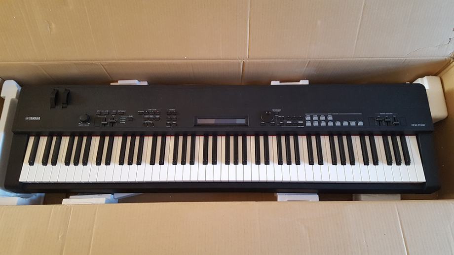 Yamaha CP40 stage piano