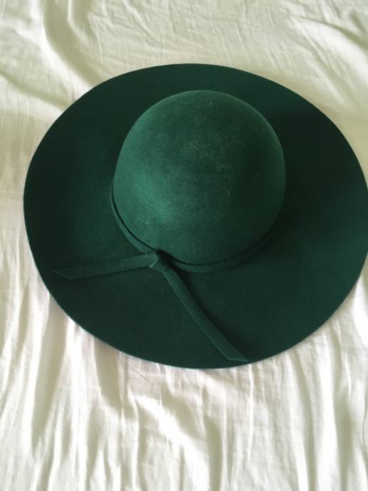 Ženski temno zeleni klobuk