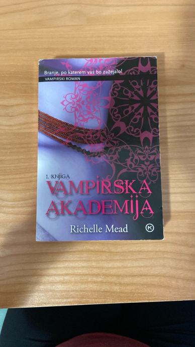 Vampirska akademija (Richelle Mead)