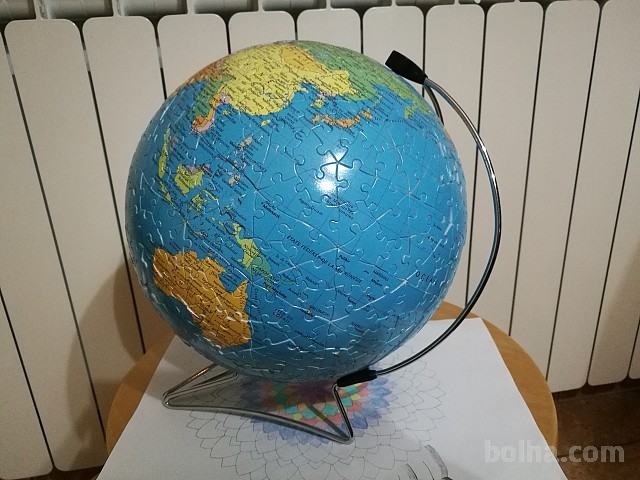 Globus v obliki puzzle