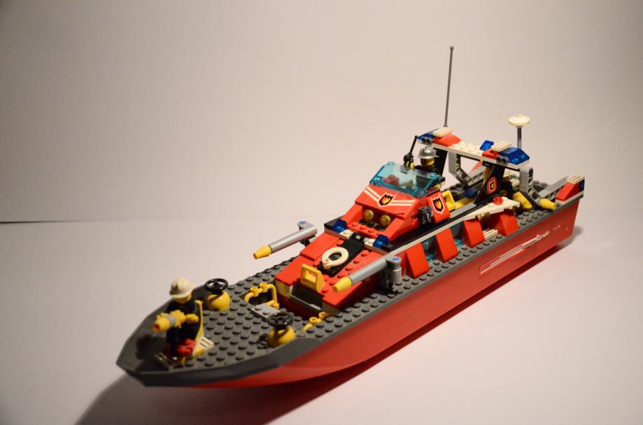 Lego 7906 Fire Boat