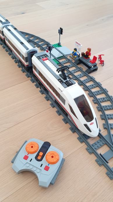LEGO City 60051 Potniški vlak -daljinsko vodenje