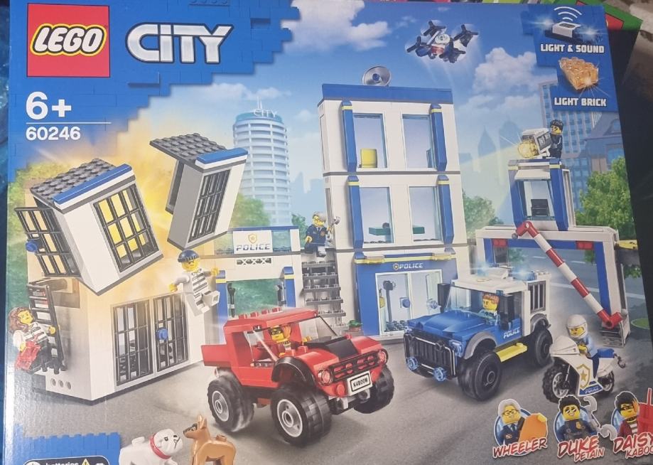 Lego City policijska postaja 60246 *novo*