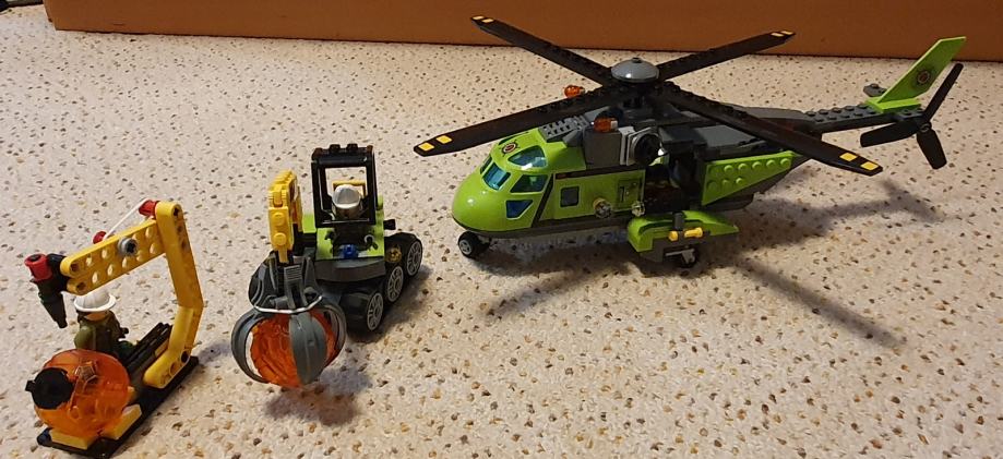 LEGO City Tovorni helikopter vulkan (60123) 7-12 let
