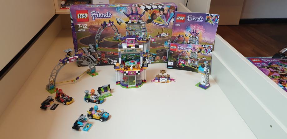 LEGO Dirkališče 41352