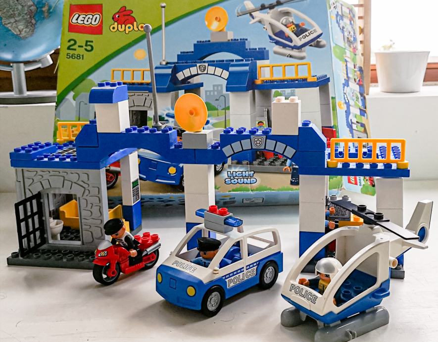 Lego Duplo Policijska postaja ( s škatlo)