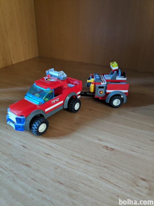 Lego gasilec z avtom