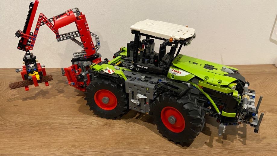 LEGO Technic 42054 CLAAS XERION 5000 TRAC VC