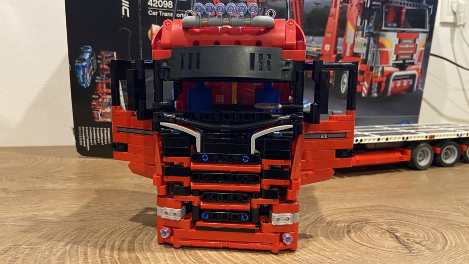 LEGO Technic 42098 Scania Truck