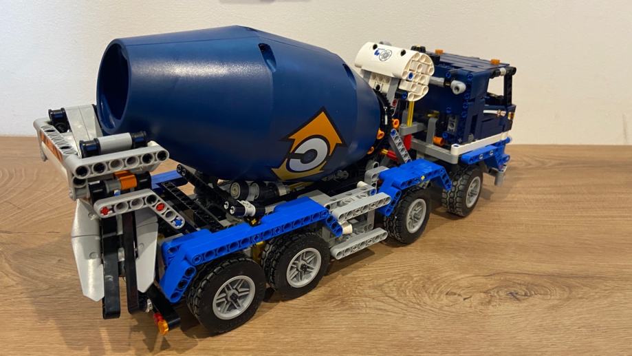 Lego Technic 42112 Concrete Mixer Truck