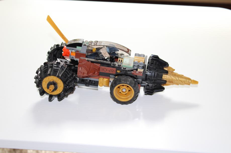 Lego vozilo