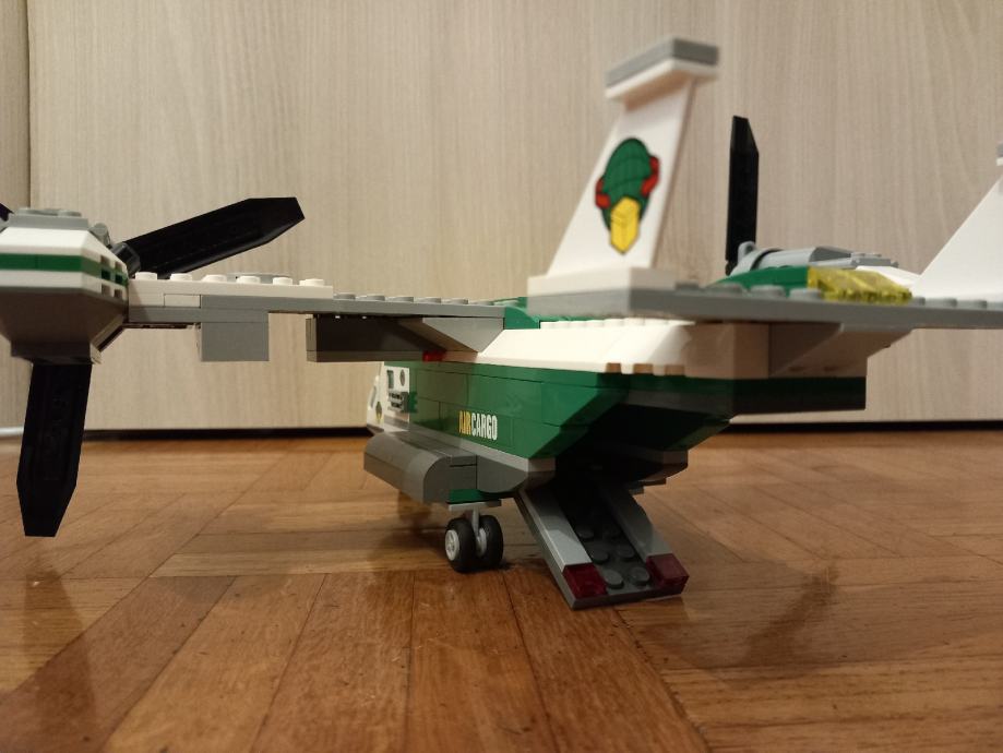 Prodam lego cargo letalo 60021
