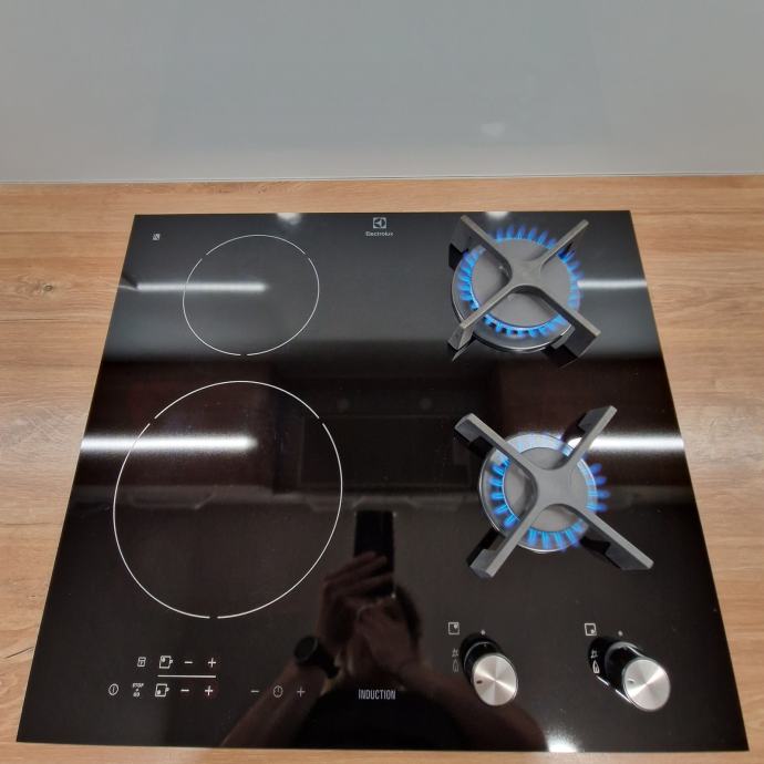 Kombinirana kuhalna plošča Electrolux EGD6576NOK (indukcija in plin)