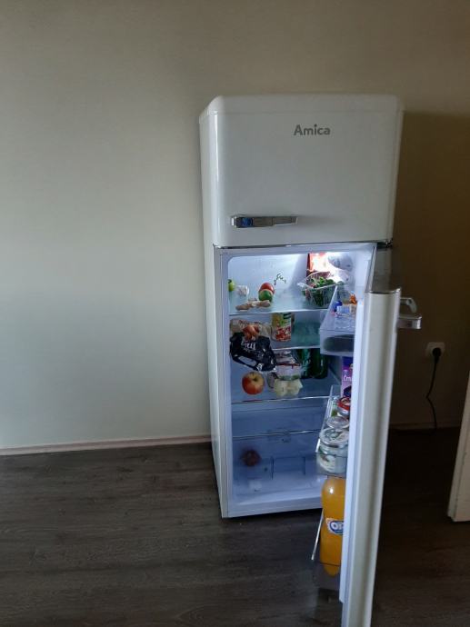 Retro hladilnik Amica (kupljen junija 2020) prodam 260eur