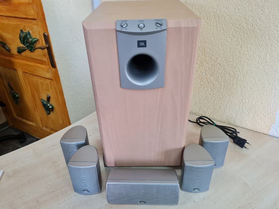JBL SCS 138 5 1 Komplet Zvo nikov Subwoofer jbl-scs-138-5-1-komplet-zvo-nikov-subwoofer