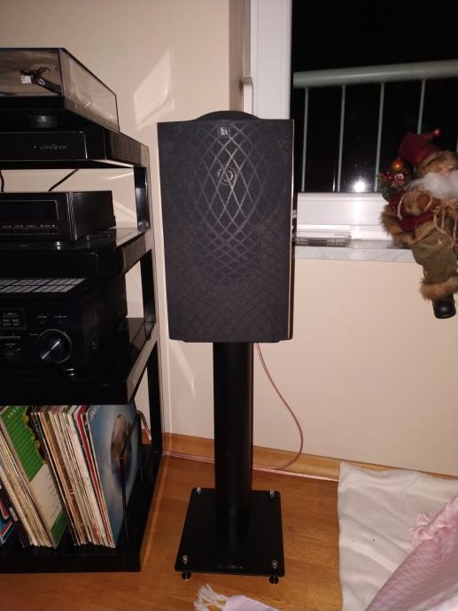 KEF IQ3