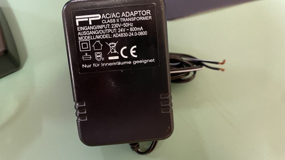 Napajalnik AC/DC adapter trafo 24V / 0,8A (800mA)