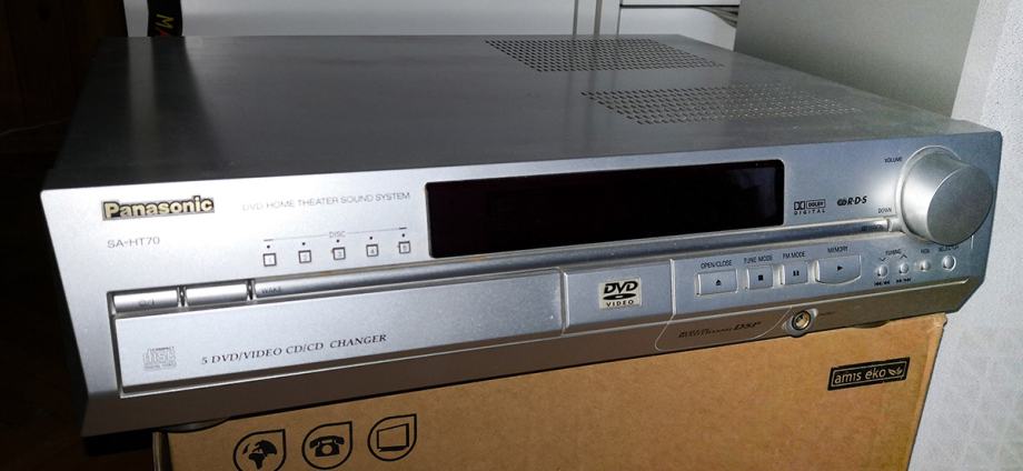 Panasonic DVD/CD predvajalnik z 5.1 zvočnim sistemom (SA-HT70)