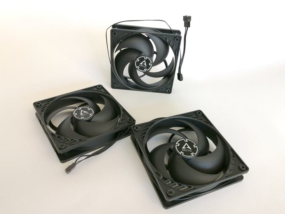 Arctic P12 PWM PST Fan  (ventilator) (PC Fan) (Case Fan)