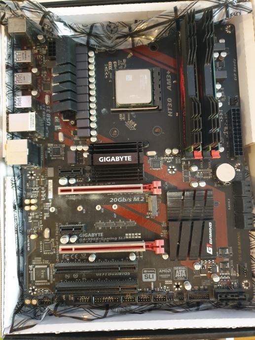 Gigabyte GA-990X gaming + AMD FX 8370 + 16GB DDR3 RAM (4x4GB)