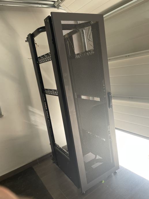 Omara za strežnik, server Sun, Sun Rack 900, brez stranic