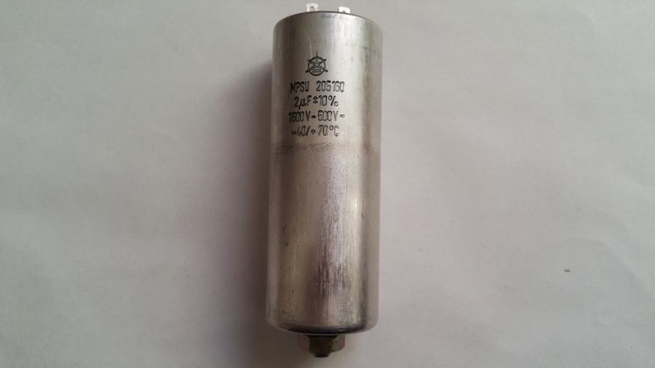 Iskrin nepolarizirani 500 – 1600 V 2 uF kondenzator (več kosov)