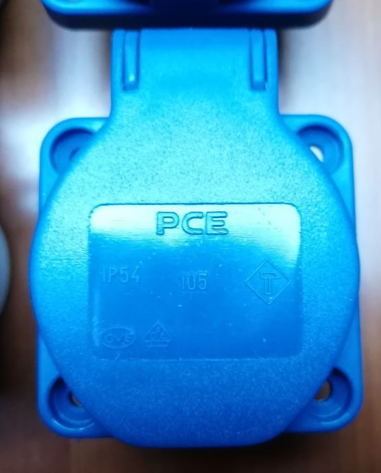 PCE varnostna vtičnica 250V/16A s poklopnim pokrovčkom