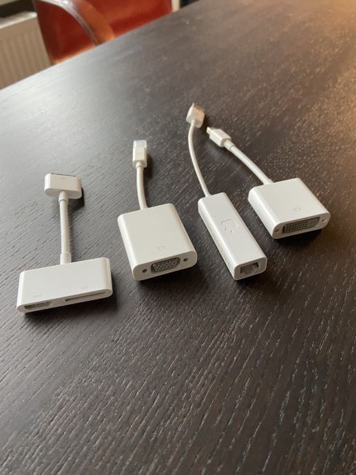 Prodam različne originalne Apple konektorje / adapterje