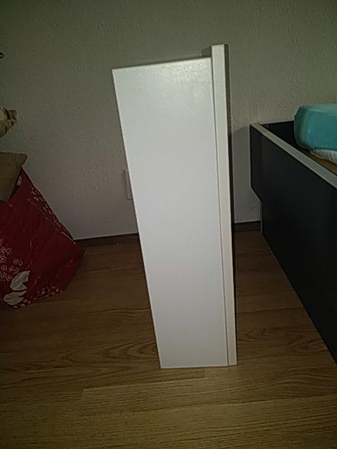 Nova,Nerabljena omarica z ogledalom 80€
