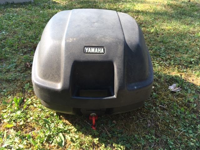 Yamaha kovček za motor