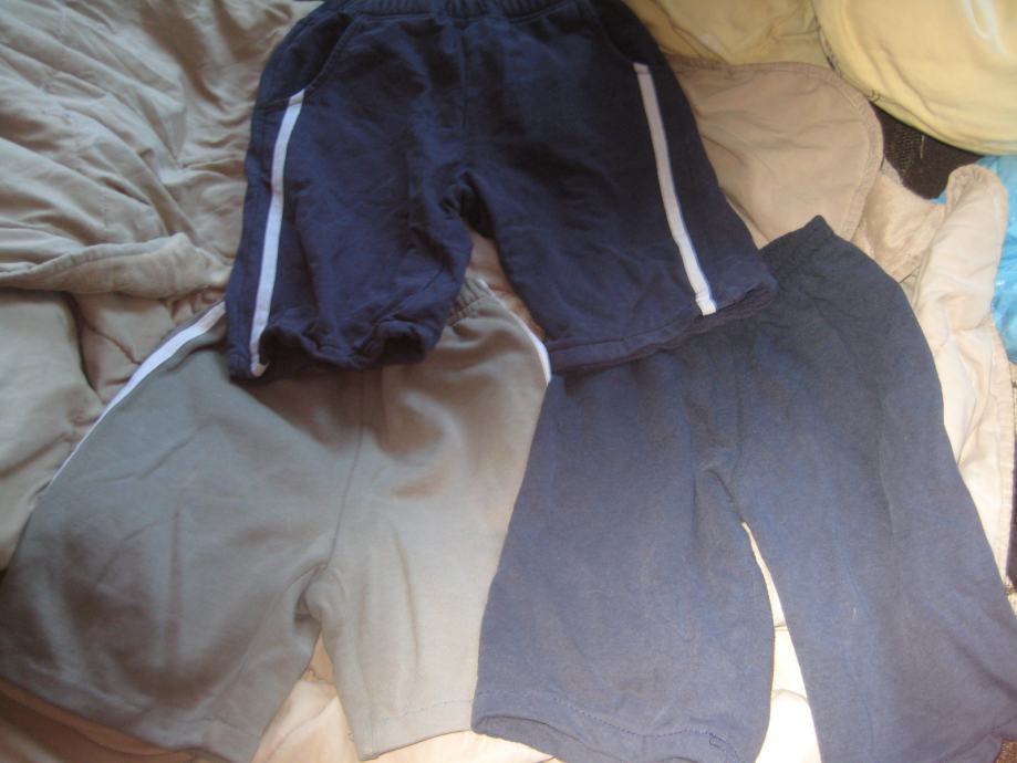 Kratke hlače za fantka-trenirka hlače, vel 104-110