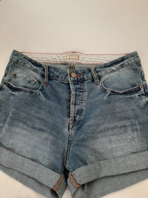 NOVE kratke jeans hlače Roxy