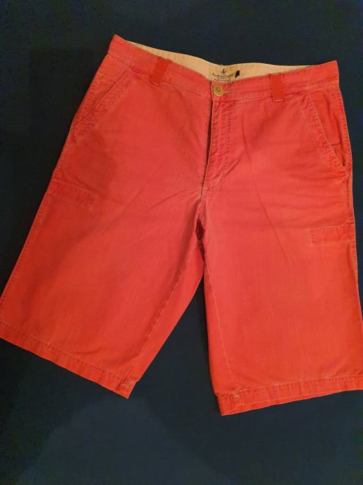 Kratke hlače Trend model št.50 v rdeči barvi Nove Ugodno prodam!