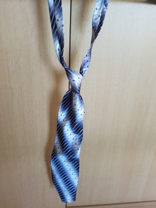 Moške kravate Ptt častim :)