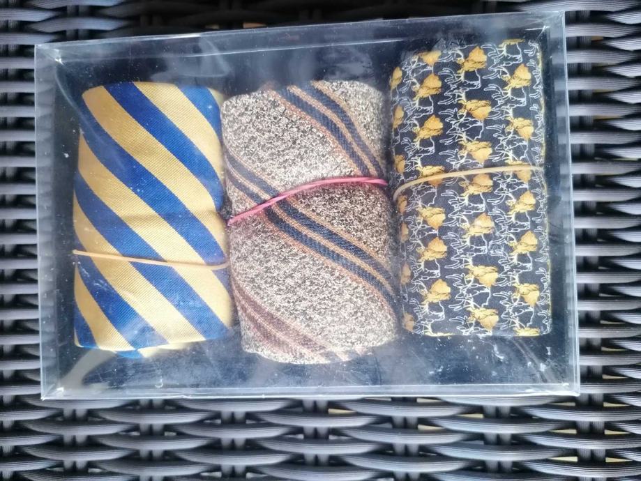 Tri kravate