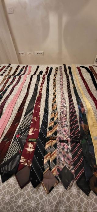 Zanimive kravate različnih širin in vzorcev