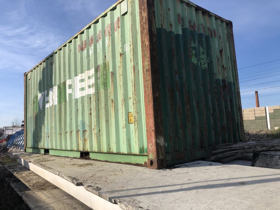 Ladijski skladiščni kontejner