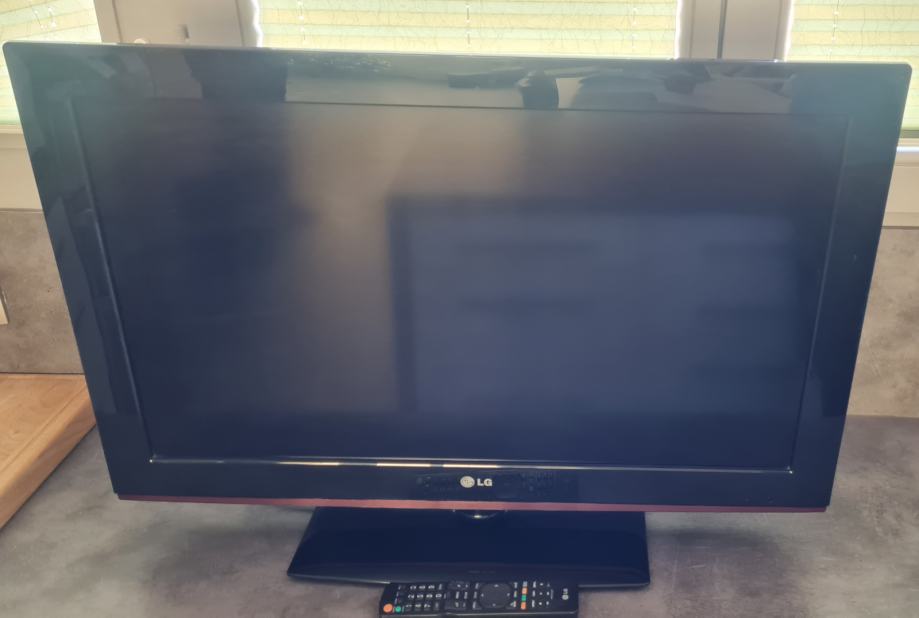 LG LCD TV, diagonala 81 cm