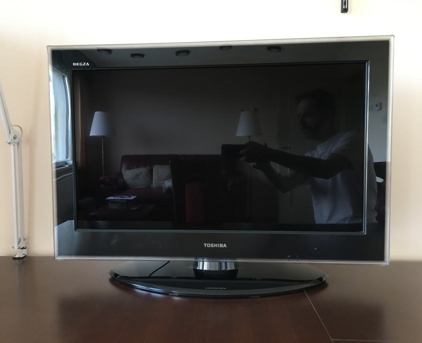 TOSHIBA Regza 32'' LCD TV
