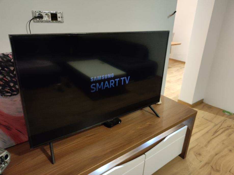 LED Smart TV 50"  SAMSUNG UE50RU7172U