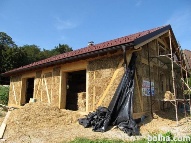 Lesena konstrukcija za slamnato hišo