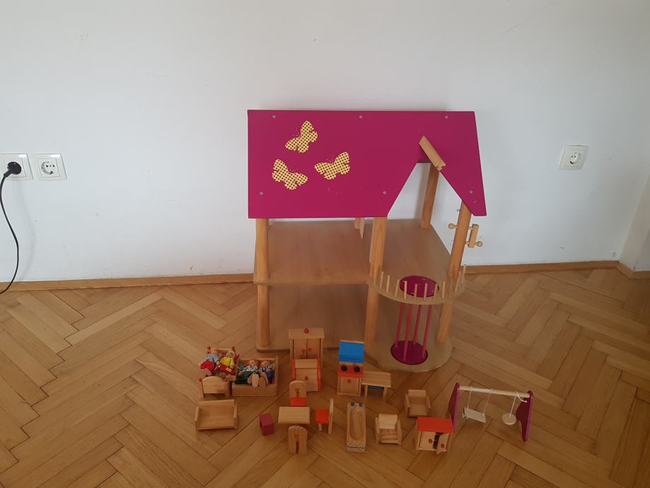 Otroška lesena hišica za igranje