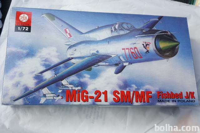 Maketa avion Mikojan i Gurević Mig-21 SM/MF MIG  1/72 1:72