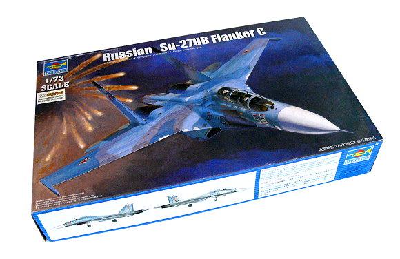 Maketa aviona avion Suhoj Su-27 UB Sukhoi